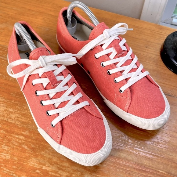 Seavees Monterey Standard Women’s Sneaker - Picture 3 of 14